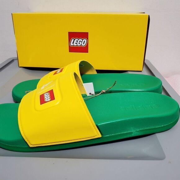 adidas Originals Sz 6 Kids Unisex  Adilette Comfort x LEGO® Slides BNIB - Picture 1 of 10